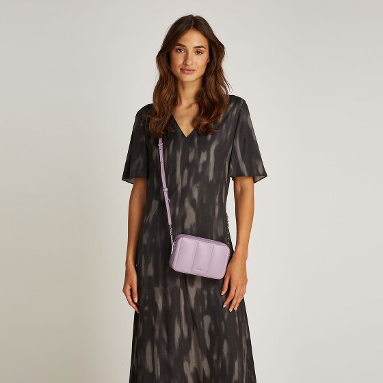 Calvin Klein Line Quilt Umhängetasche 19.5 cm