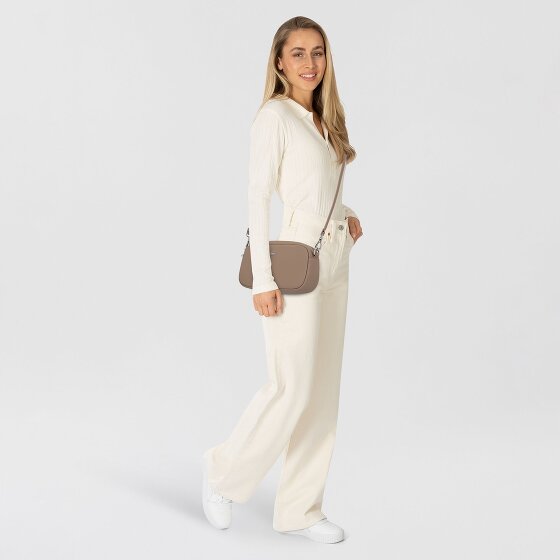 Lacoste Core Essentials Daily City Umhängetasche 21 cm