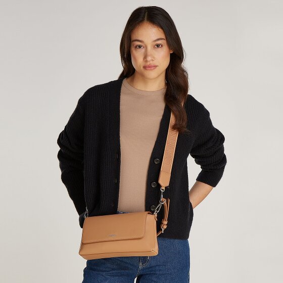 Calvin Klein Ck Must Schultertasche 27 cm