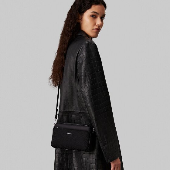 Calvin Klein CK Must Schultertasche 21.5 cm